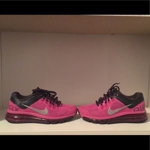 Pink nike shoes